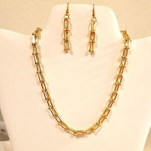 NWT 3pc Elegant Gold Necklace and Dangle Earring Set STUNNING luxury Look.